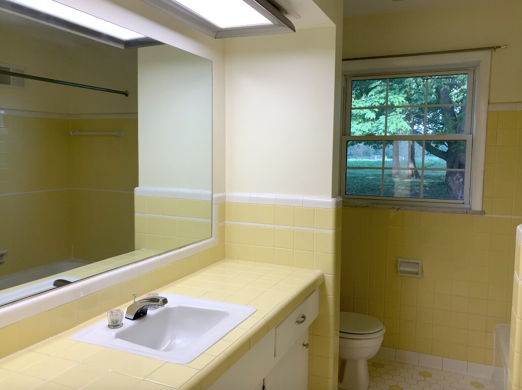 Building Photo - 2900 Newtown Pike