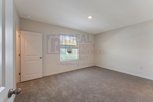 Building Photo - 2851 Banks Pointe Dr