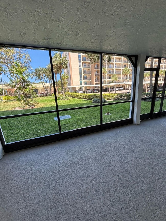 Building Photo - 1629 Riverview Rd