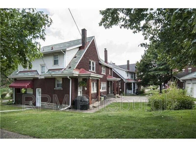 Building Photo - 107 N Meadowcroft Ave