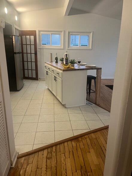 Building Photo - 1832 Gilmartin St