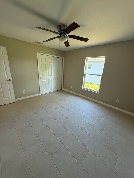Building Photo - 511 S Wilson Ave