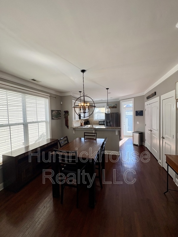 Building Photo - 515 Dubois Court