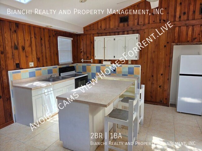 Building Photo - 5023 27th Ave S