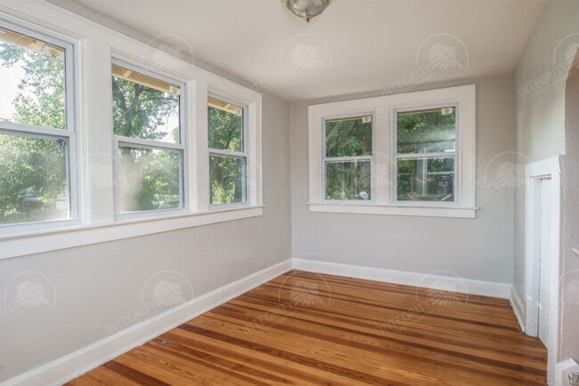 Building Photo - 5517 Woodland Ave