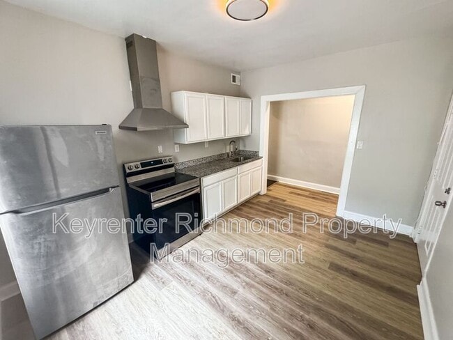 Building Photo - 3425 Carolina Ave