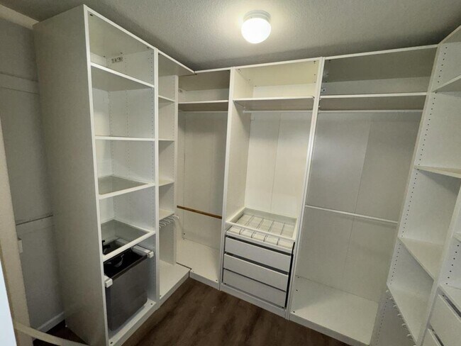 Building Photo - 3688 Pintail Dr