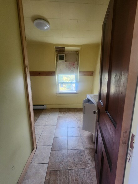 Building Photo - 4 Carnes Rd