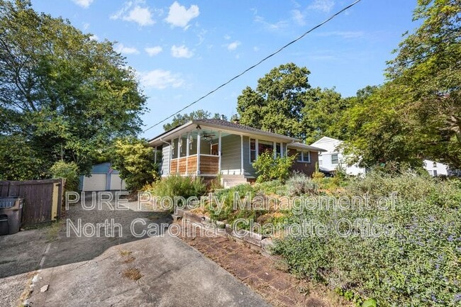 Building Photo - 1638 Academy St