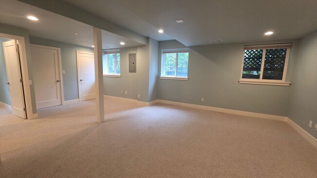 Building Photo - 5977 Scotswood Ct