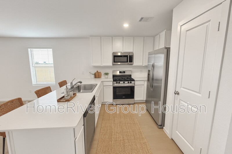 Building Photo - 317 Kim Ln