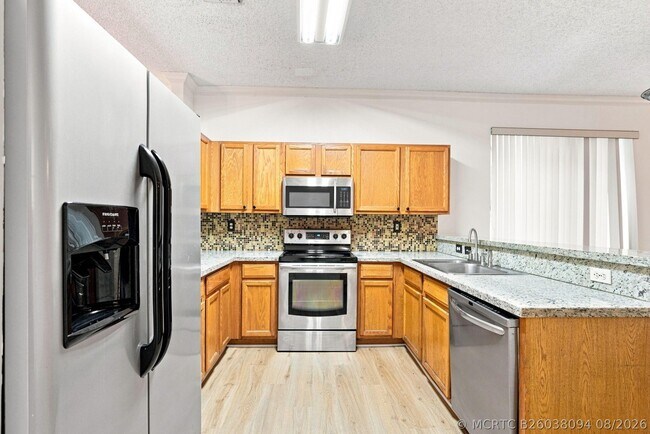 Building Photo - 3717 Pebblebrook Manor