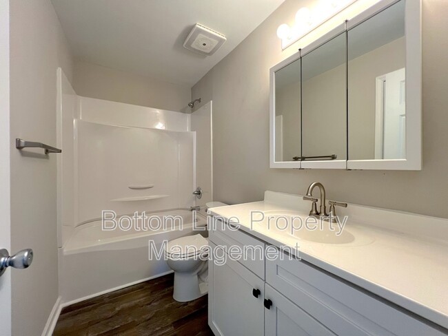 Building Photo - 801 Ridgedale Ct