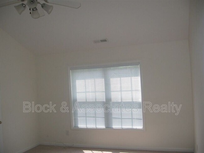 Building Photo - 1822 Eva Mae Dr