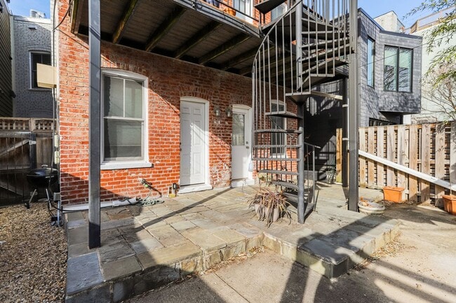 Building Photo - Live Bright in Shaw: Your Perfect One-Bedroom Awaits