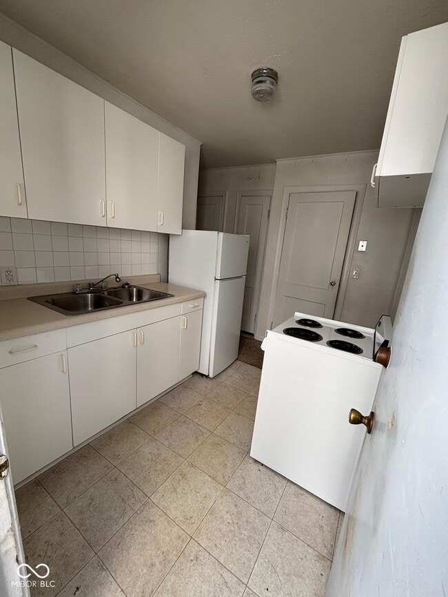 Building Photo - 4021 Clarendon Rd