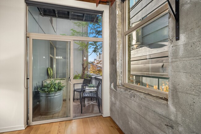 Building Photo - 1408 12th Ave