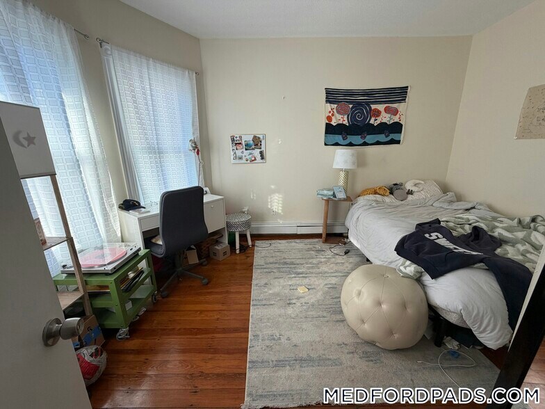 Building Photo - 68 Winchester St