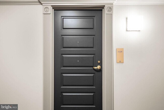Building Photo - 631 D St NW