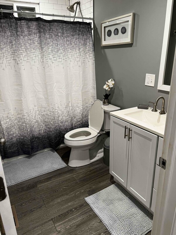 Building Photo - 2556 Main St