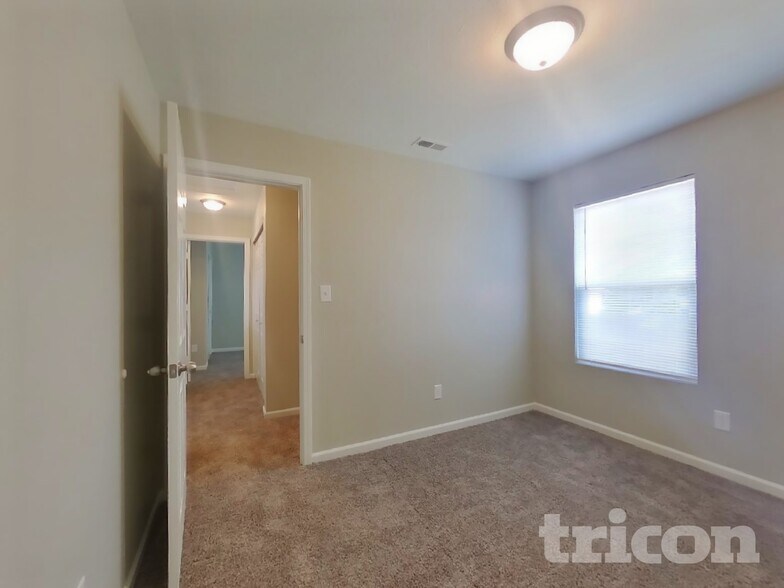 Building Photo - 2911 Wolfgang Way