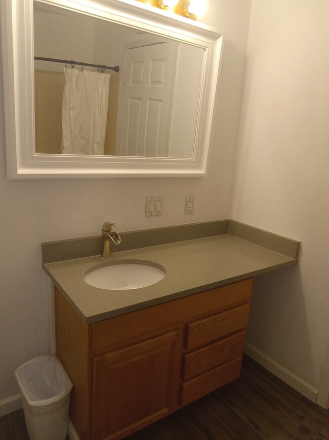 Building Photo - 2400 Richards Ct