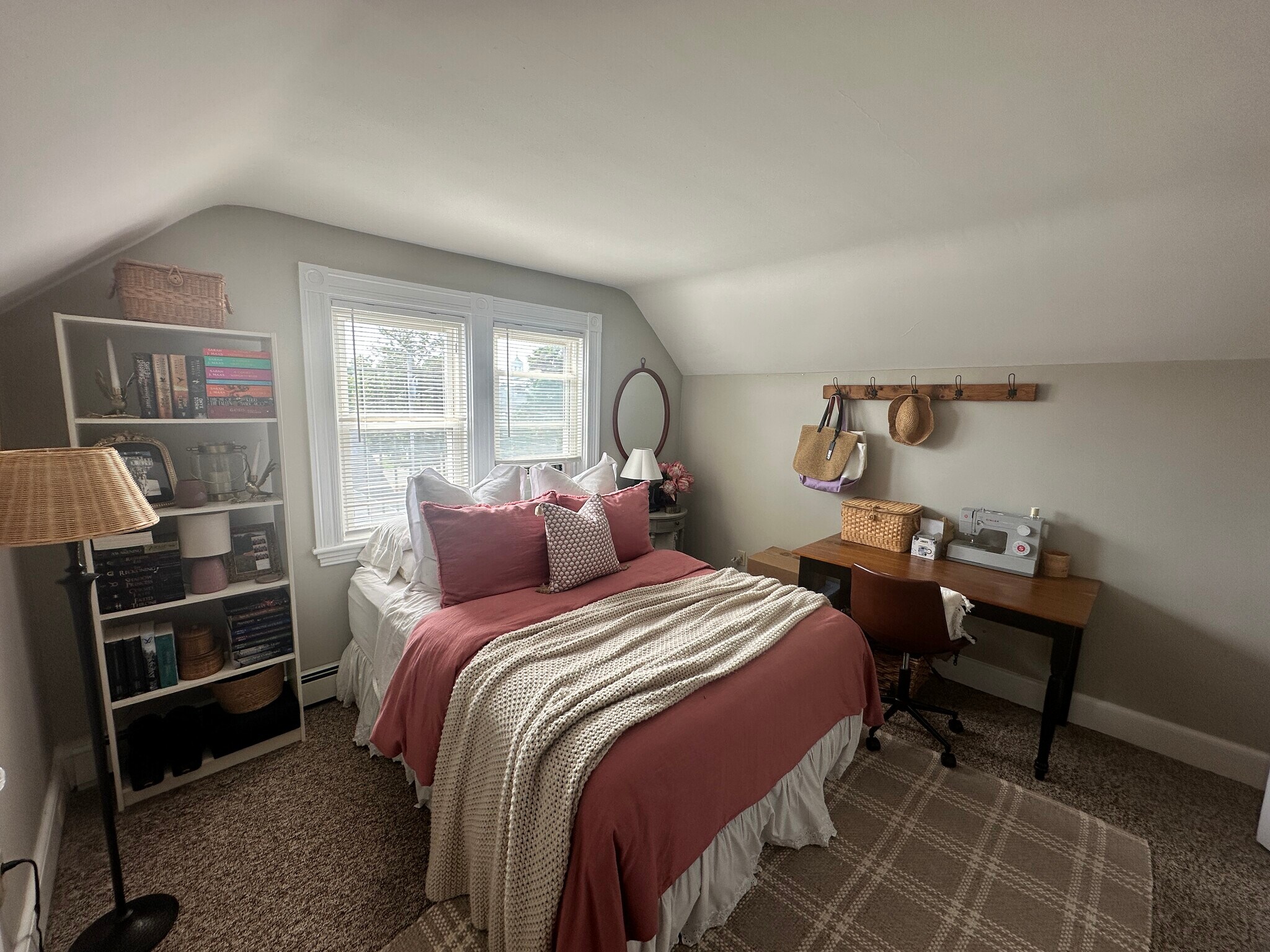 Building Photo - 25 Elm St