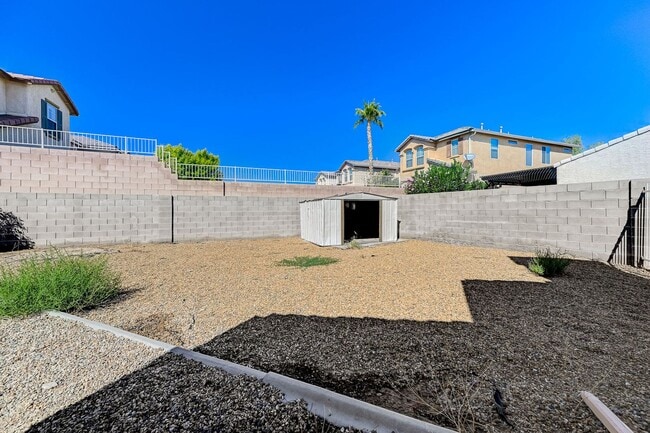 Building Photo - Spacious Henderson Four Bedroom!