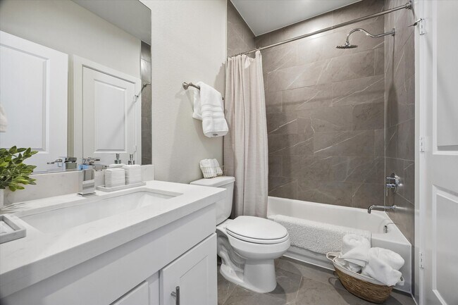 Building Photo - 10614 Cascade Ledge Ln