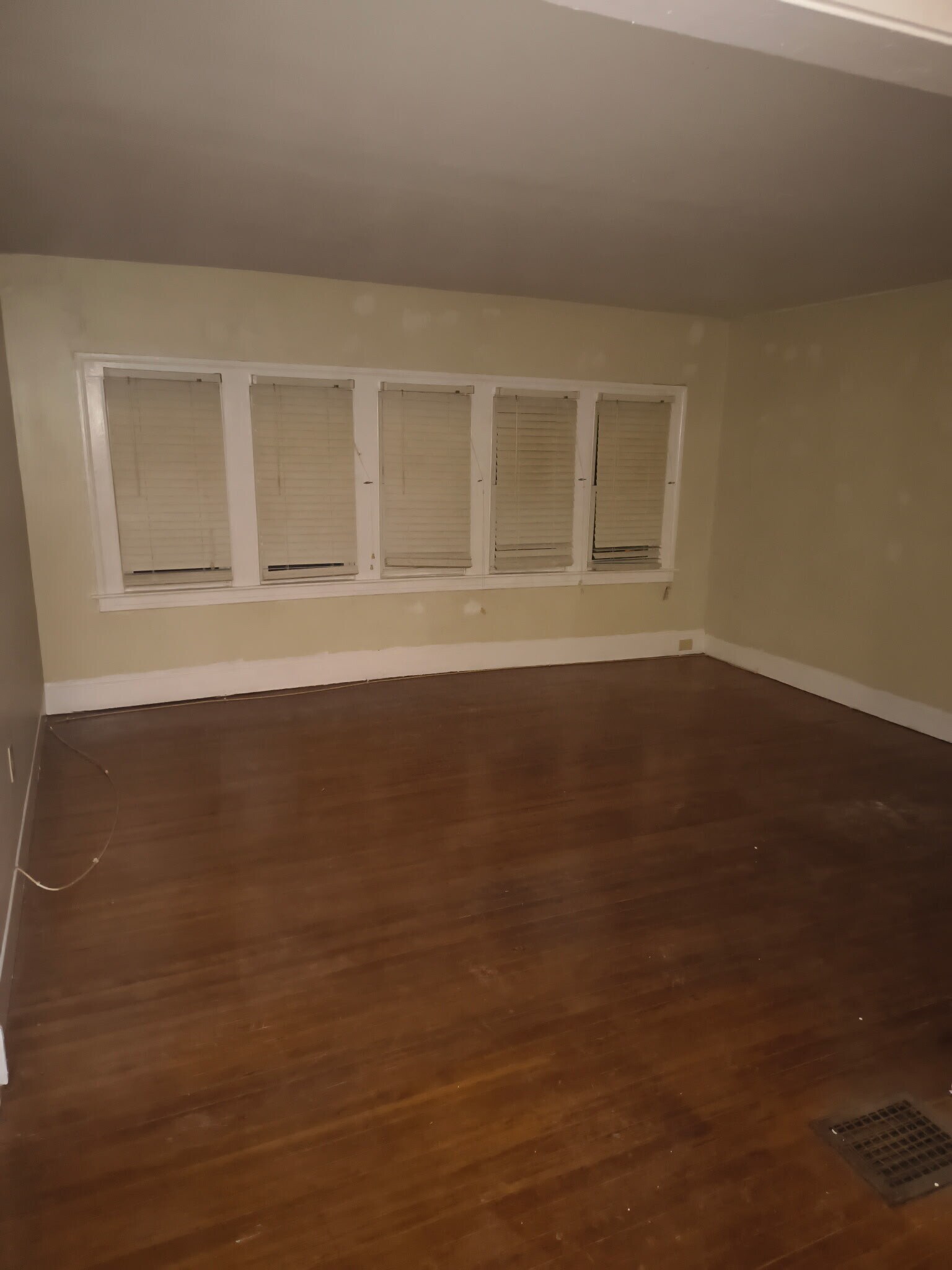 Building Photo - 773 Savin Ave