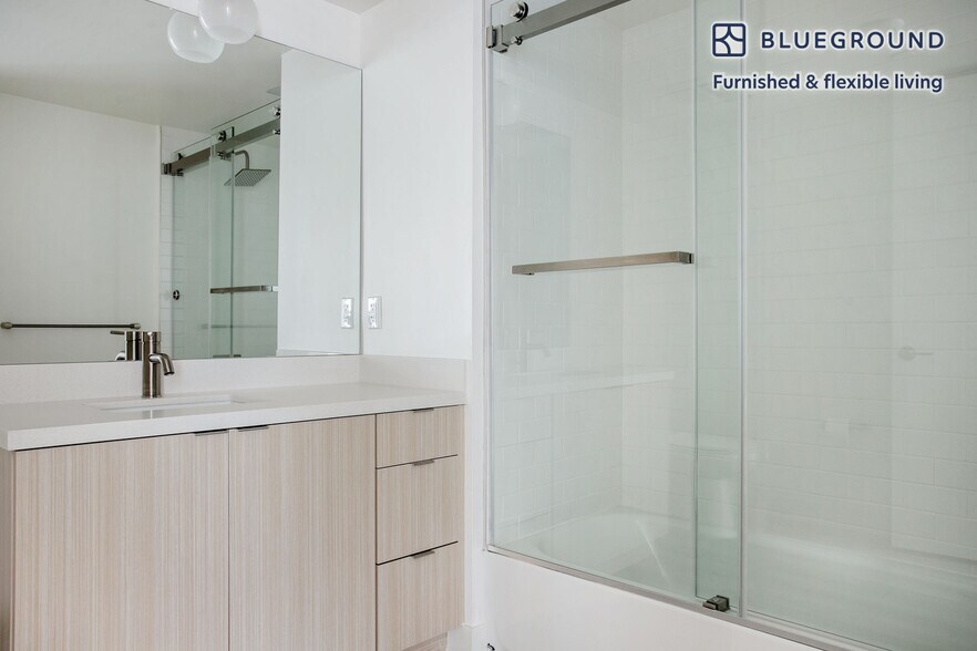 Building Photo - 11701 Gateway Blvd