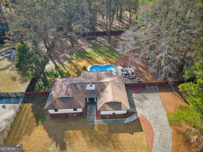 Building Photo - 558 Kenwood Rd