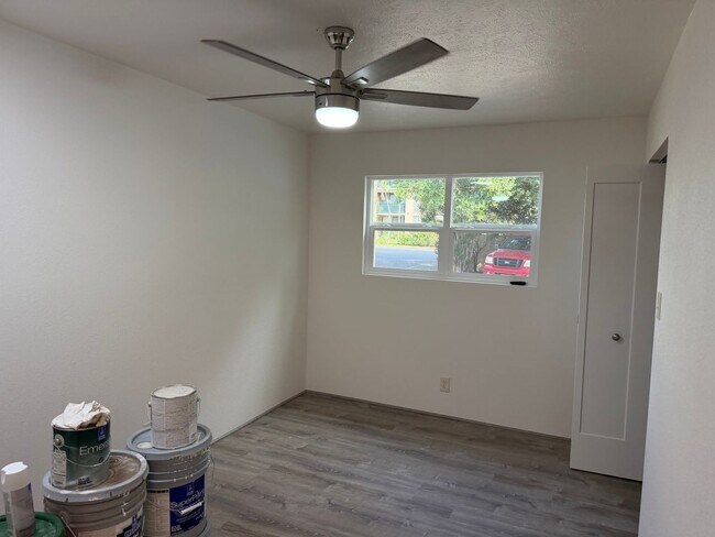 Building Photo - Aloha Apartments