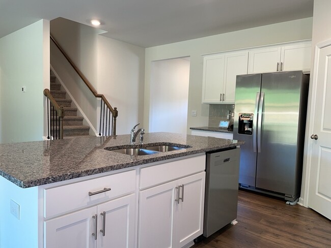 Building Photo - Beautiful Fountain Inn Home