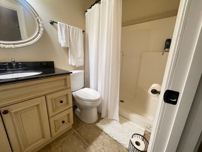 Building Photo - Furnished 2 bedroom 2 bath Condo - Apartment in a Gated Community,  Blue Eye, MO,  Near Branson, MO