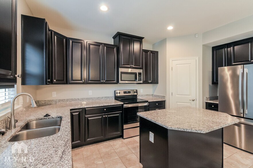 Building Photo - 2212 Pearwick Ct