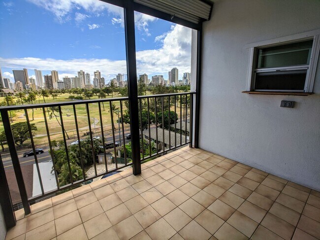 Building Photo - Golf Course, DH View 2 BR / 2 Bath w/2 Assigned Parking @ Fairway House