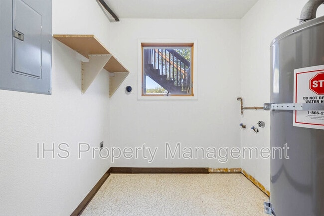 Building Photo - 603 N Conway Pl