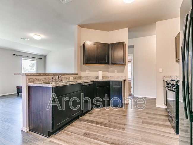 Building Photo - 1308 Dustin Dr