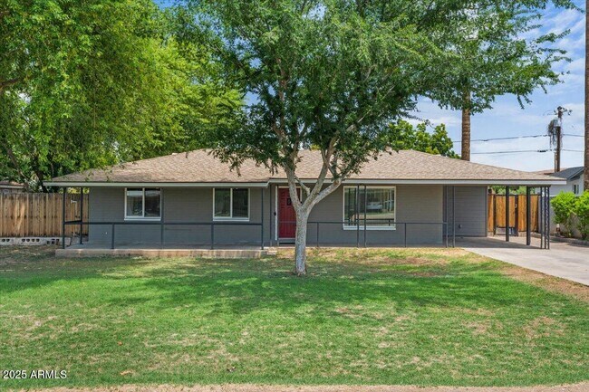 Primary Photo - 838 E Belmont Ave