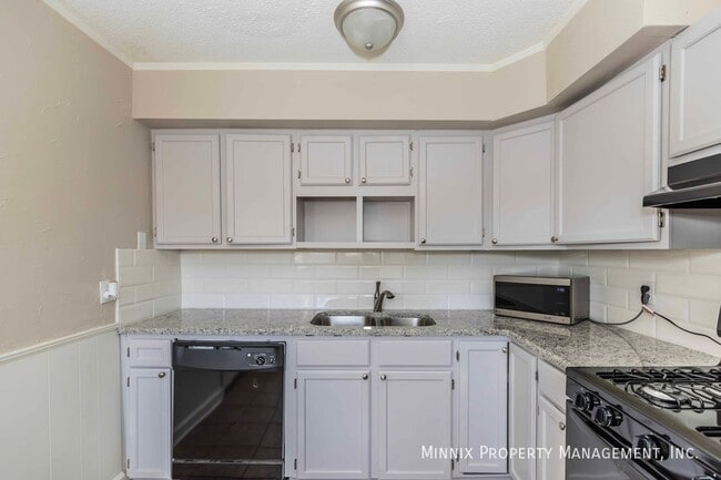 Building Photo - 3001 S Monroe St