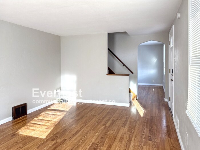 Building Photo - 3216 Elderwood Dr