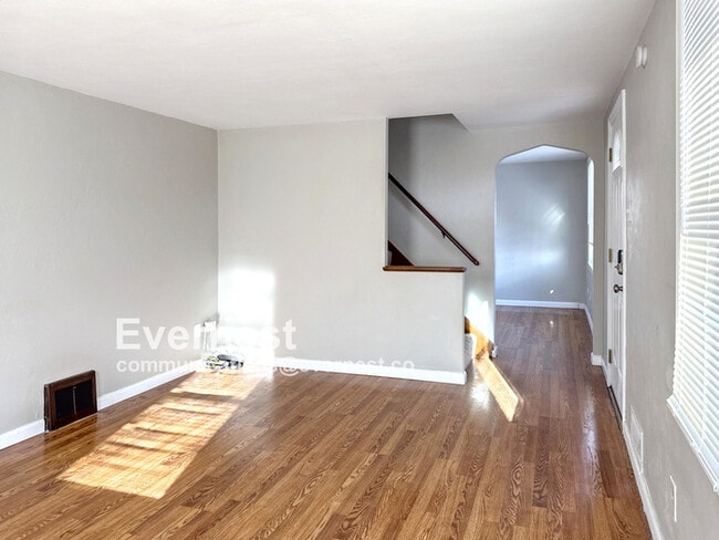 Building Photo - 3216 Elderwood Dr