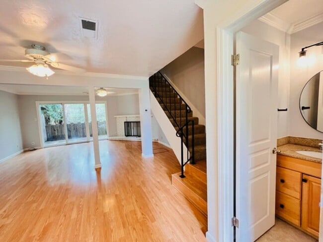 Building Photo - Charming 2BD/1.5BA, Two-Story Townhouse in West Side Danville, Near Downtown- Available NOW!