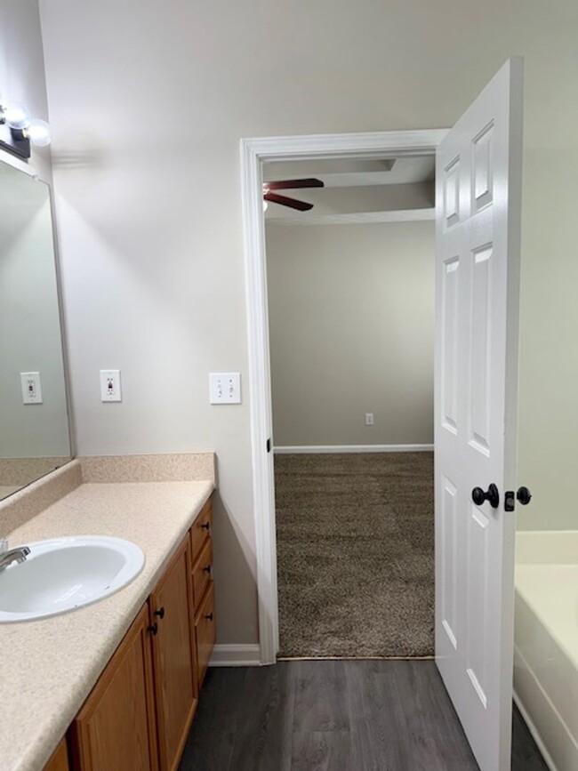 Building Photo - Beautiful 3 BR / 2 Bath Ranch in Hampton!