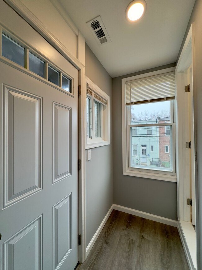 Building Photo - 3331 Beech Ave