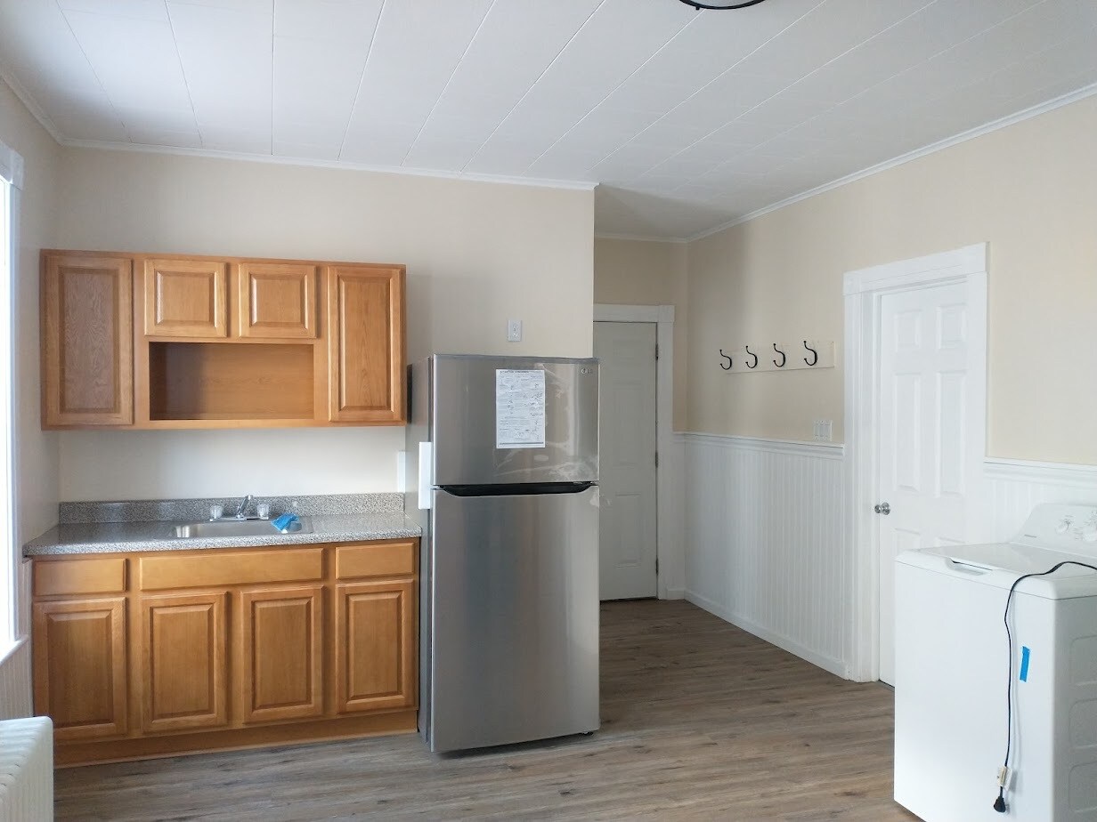 Building Photo - 9 James St