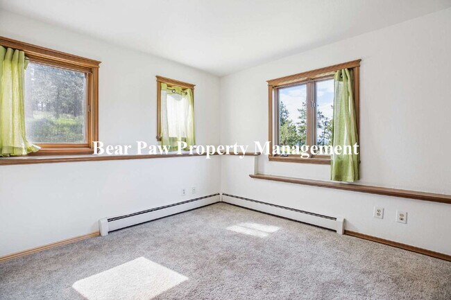 Building Photo - Great House in South Evergreen!! Must See!!