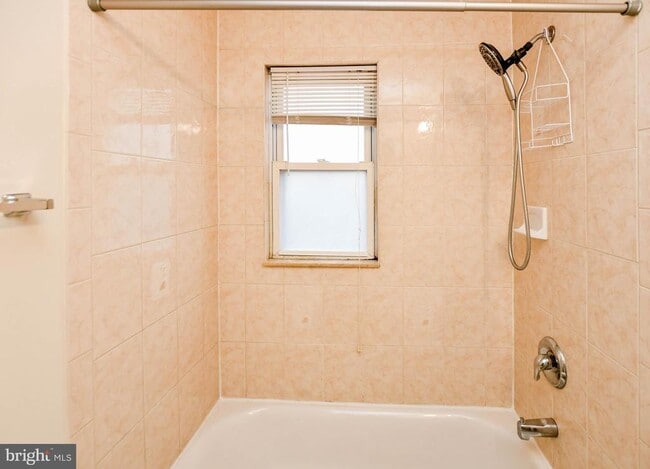 Building Photo - 4773 Elison Ave