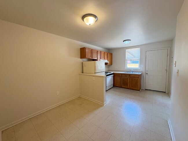 Building Photo - 428 S Gilmor St